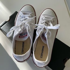 Converse Chuck Taylor All-Star Classic low top size 3Y (Kids) in White